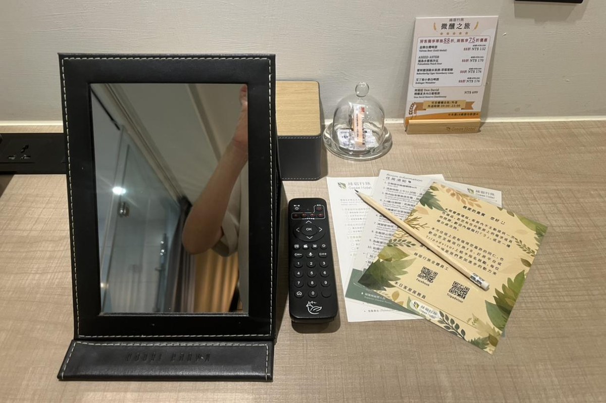OP-HK-15 待檢房擺放書桌下示意圖